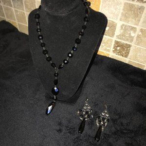 Very nice necklace and earring set